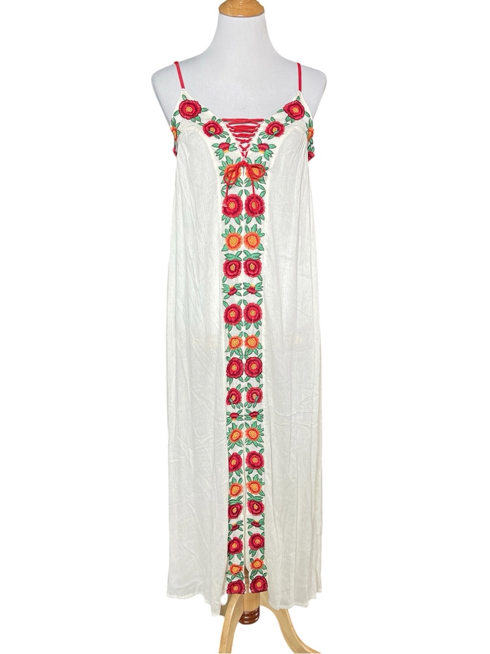 Mo Huan Yi Chu boho embroidered maxi dress - Picture 7 of 13